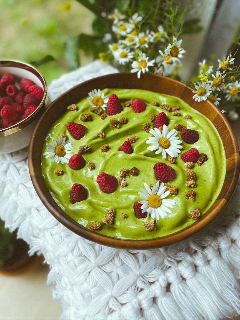 Green smoothie bowl